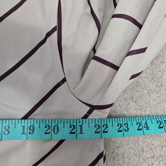 686 Smarty Cream and Maroon Striped Jacket. Size Large - Picture 13 of 14